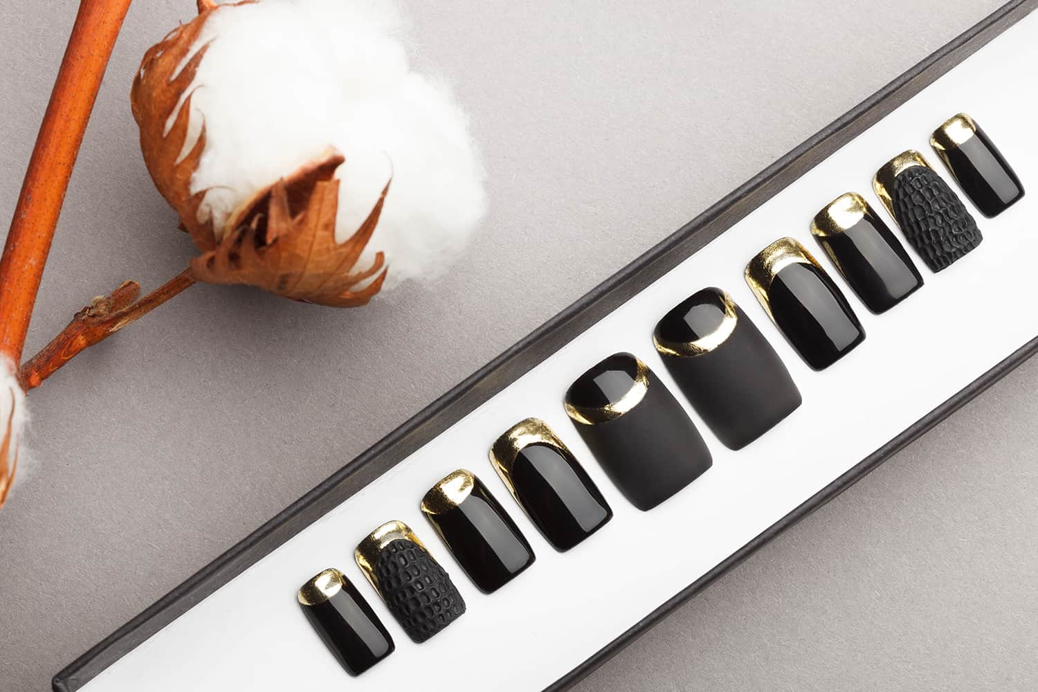 Black Matte and Gloss Press on Nails with Gold and Texture | Nail Art | Fake Nails | False Nails | Glue On Nails | Acrylic Nails