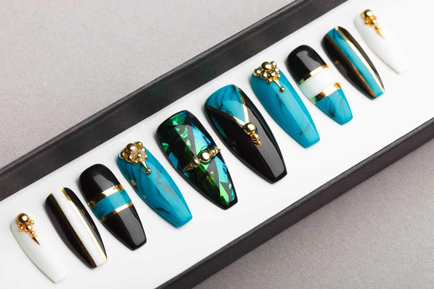 Fabulous Turquoise Press on Nails | Fake Nails | False Nails | Glue On Nails | Shattered Glass | Handpainted Nail Art