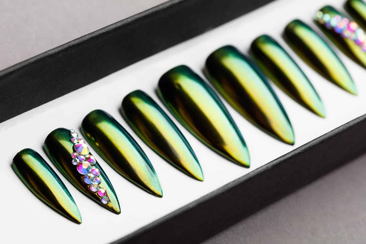 Green and Golden Mirror Press on Nails | Nude Nails | Handpainted Nail Art | Fake Nails | False Nails | Unicorn Nails | Chrome nails