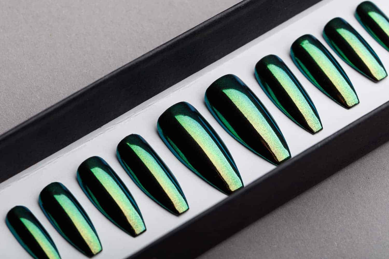 Green Mirror Press on Nails | Nude Nails | Handpainted Nail Art | Fake Nails | False Nails | Unicorn Nails | Chrome nails | Manicure