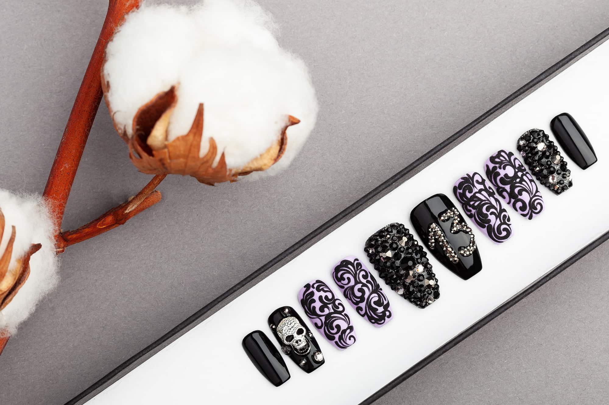 13 Monkeys Halloween Press on Nails with Swarovski Crystals | Gothic nails | Hand painted Nail Art | Fake Nails | False Nails | Rock Nails