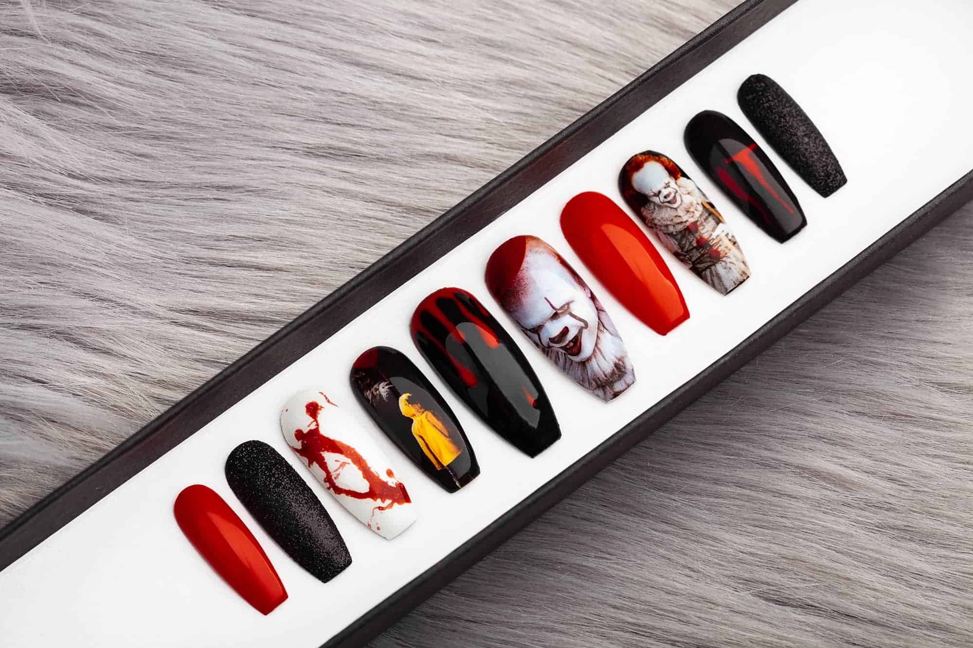 Scary Clown Press on Nails, Pennywise